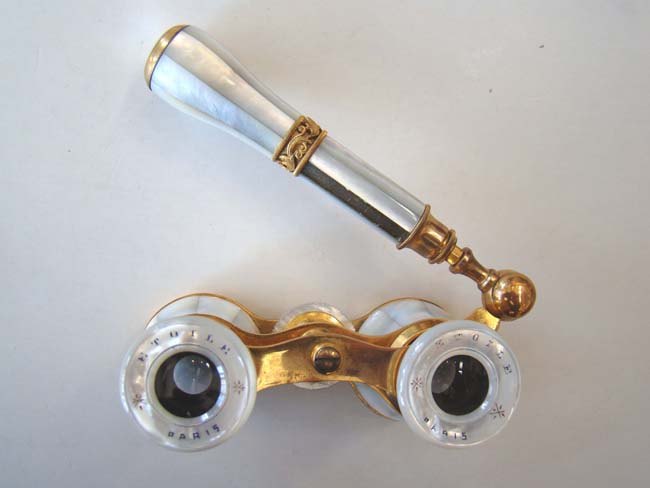 A very fine pair of late 19th century French Opera Glasses with folding handle — image 5